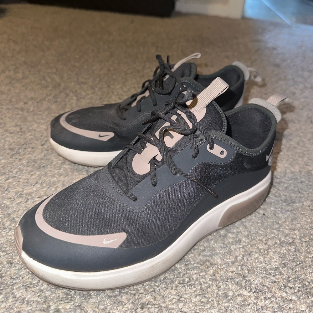 Nike air max Dia, women’s size 7.5